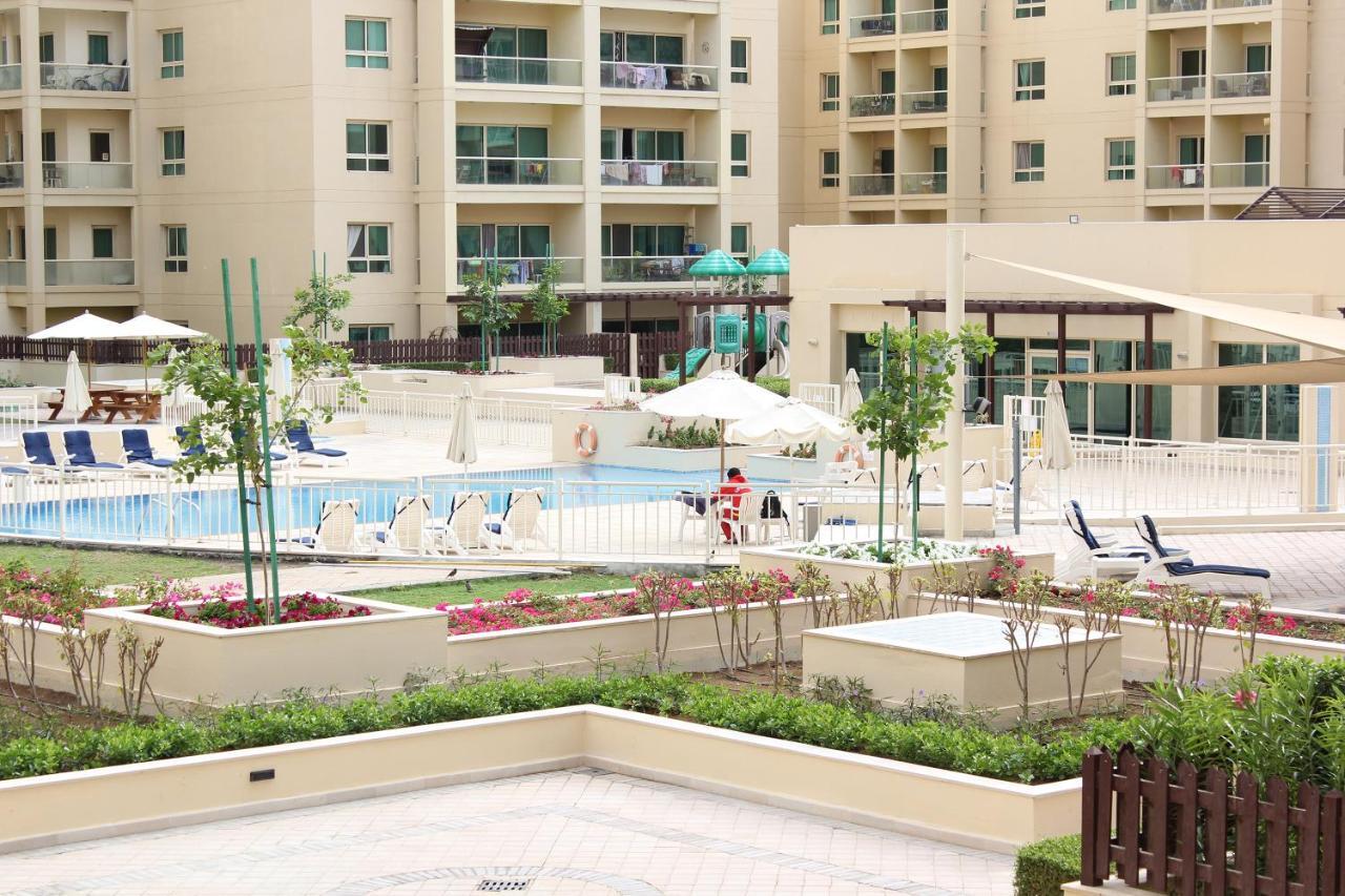 New Arabian Al Dhafra 2 The Greens 1 Br Дубай Екстериор снимка